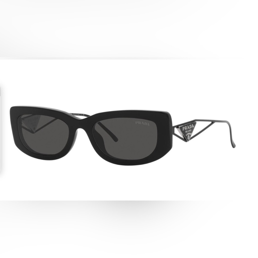 Prada Black Rectangular Sunglasses 

Prada SPR14Y
